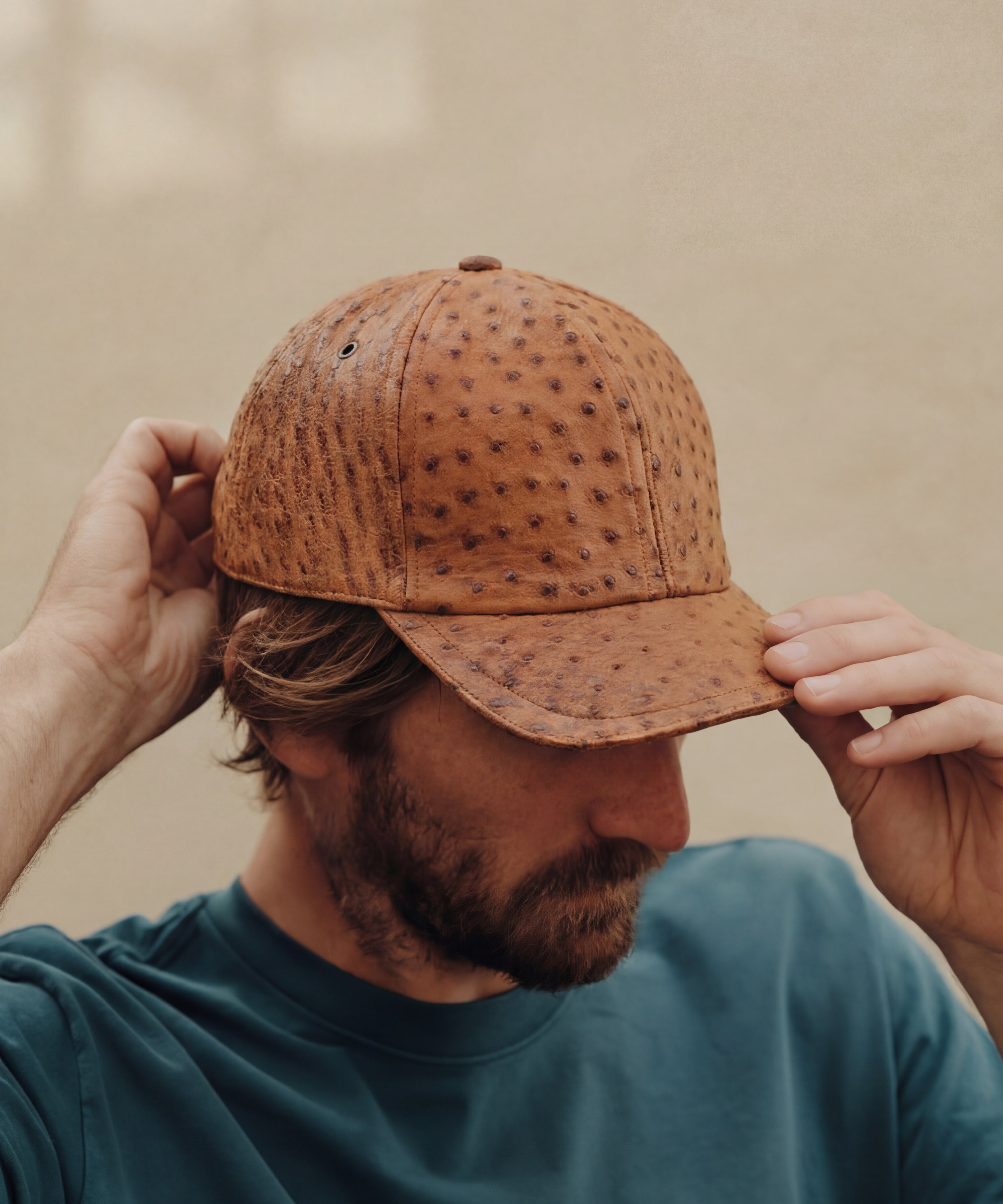 Gorra exótica de avestruz