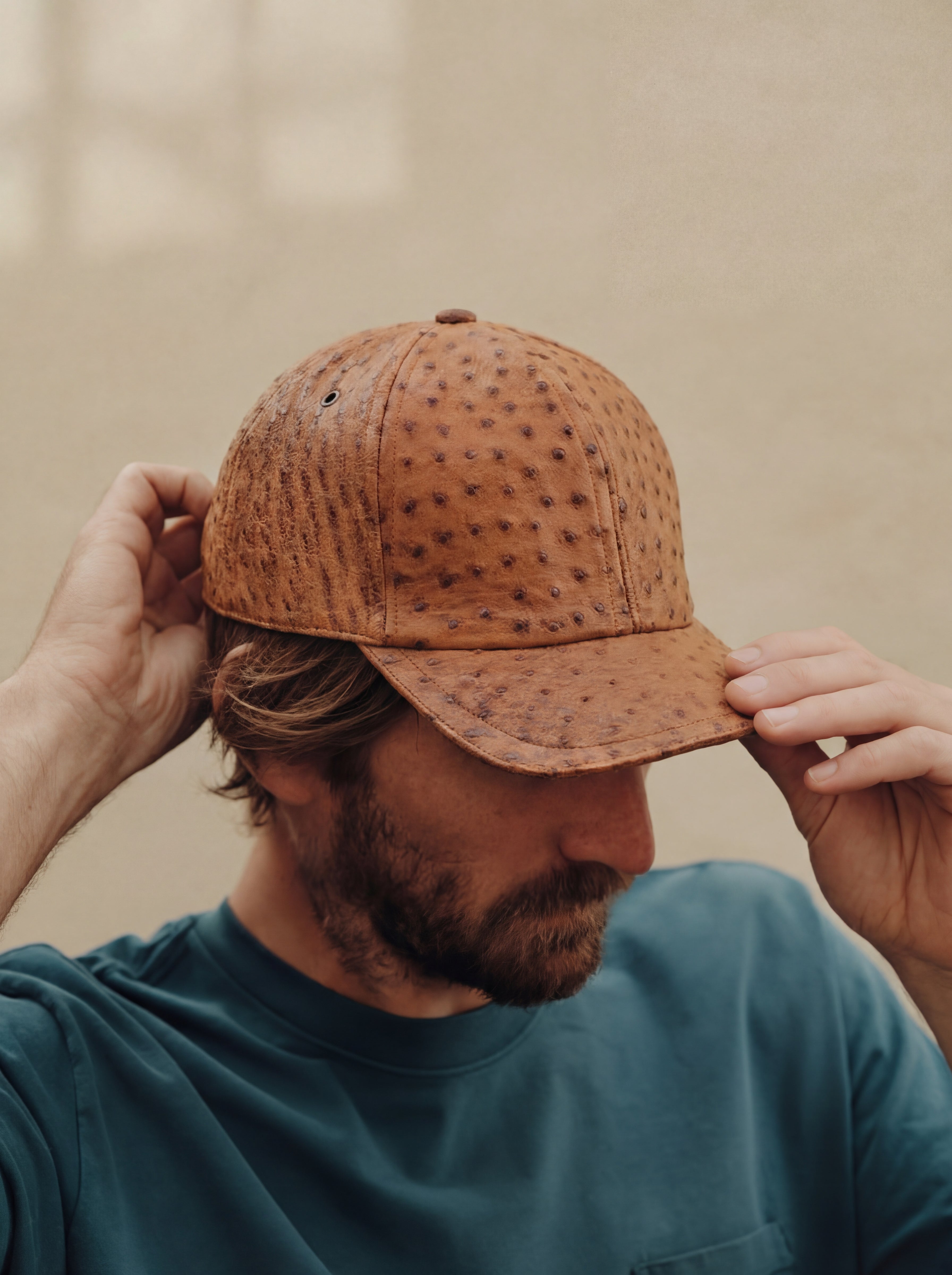 Gorra exótica de avestruz